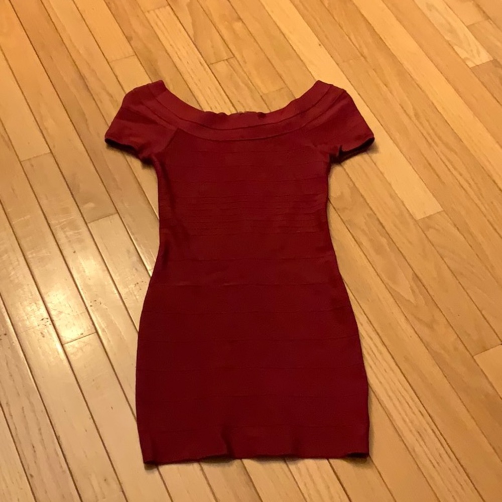 Dramatic burgundy bodycon mini dress